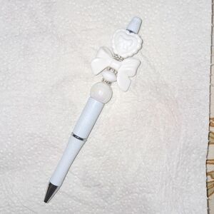 Chic White Pen with Bow and Heart Accents